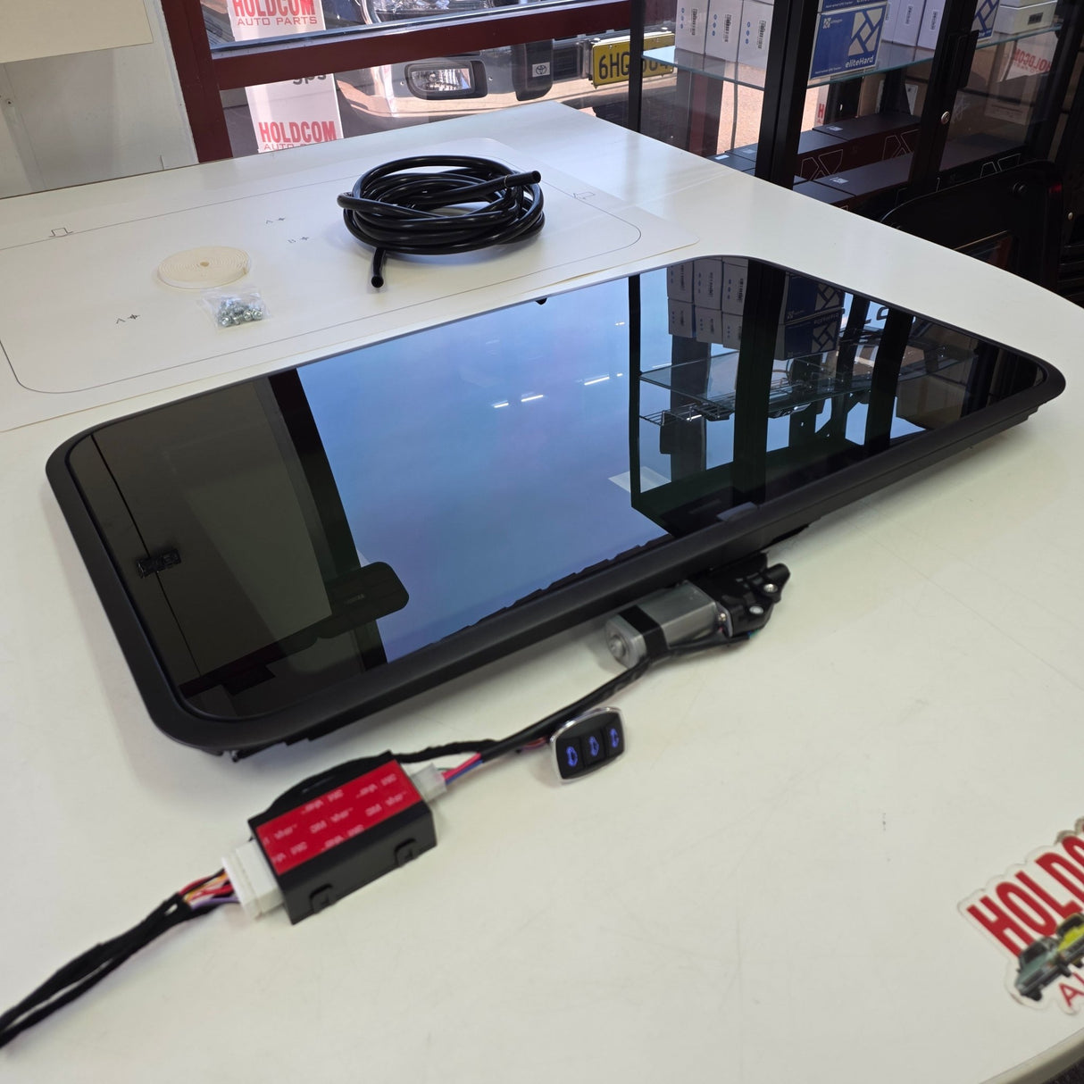 ELECTRIC SUNROOF (UNIVERSAL) - HOLDCOM AUTO PARTS