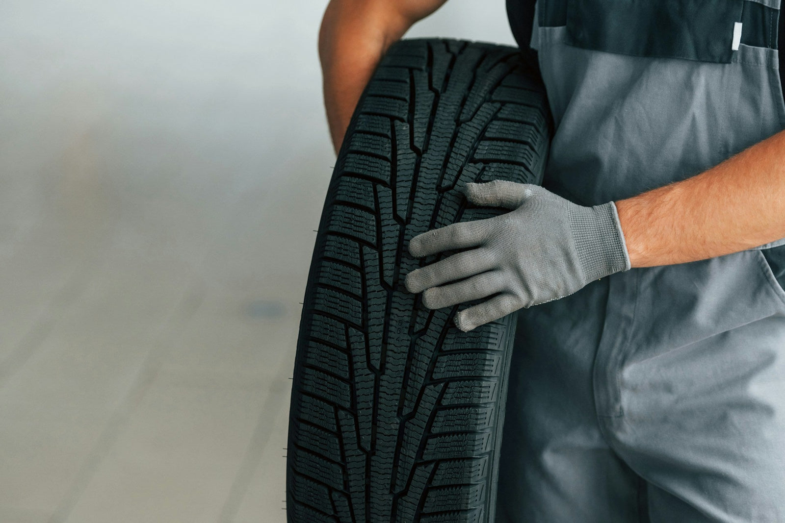 What To Do When Your Holden Commodore Wheels Won't Align Properly - HOLDCOM AUTO PARTS